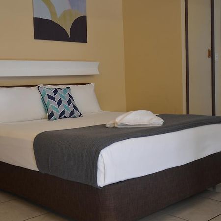 Ambassador Motel Rockhampton Buitenkant foto