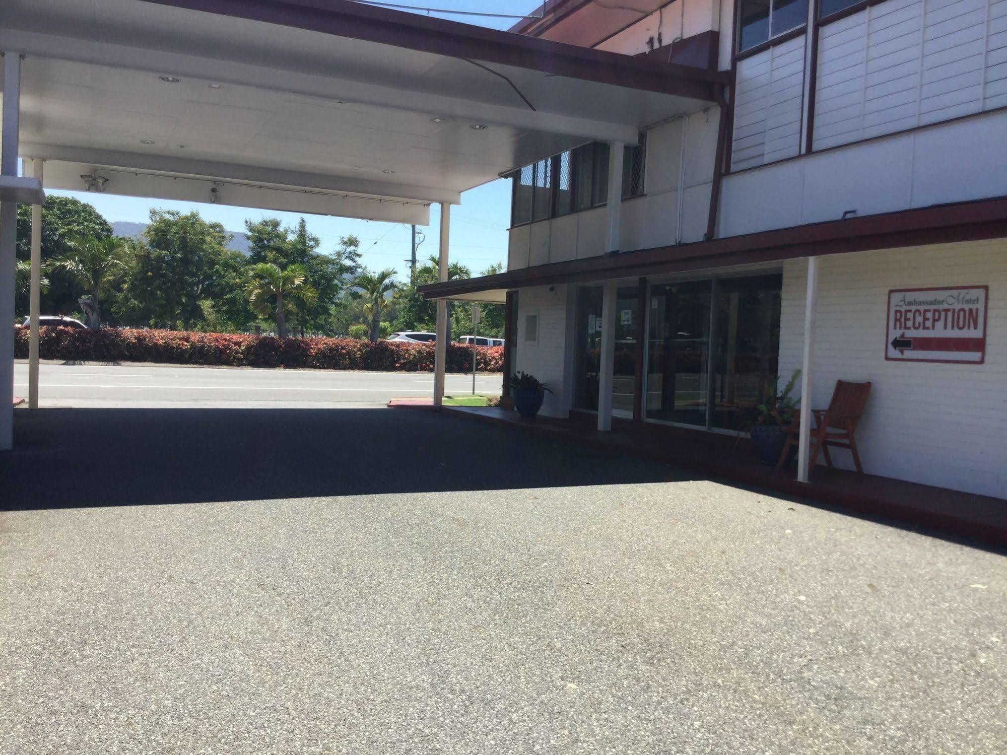 Ambassador Motel Rockhampton Buitenkant foto